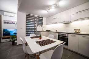 Brand New Aprt with backyard in Lycabettus Hill !